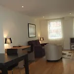 Max At Reading Number 18 Serviced Apartments