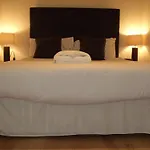 Max At Reading Number 18 Serviced Apartments