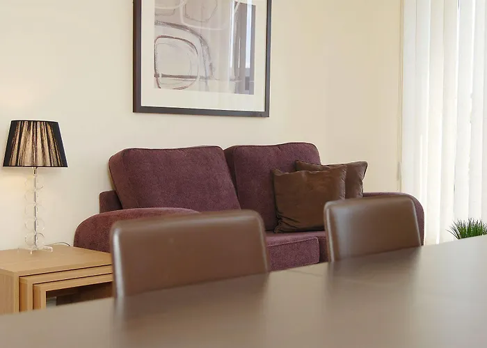 Max At Reading Number 18 Serviced Apartments