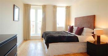 Hotel Max At Number 18 Serviced Reading